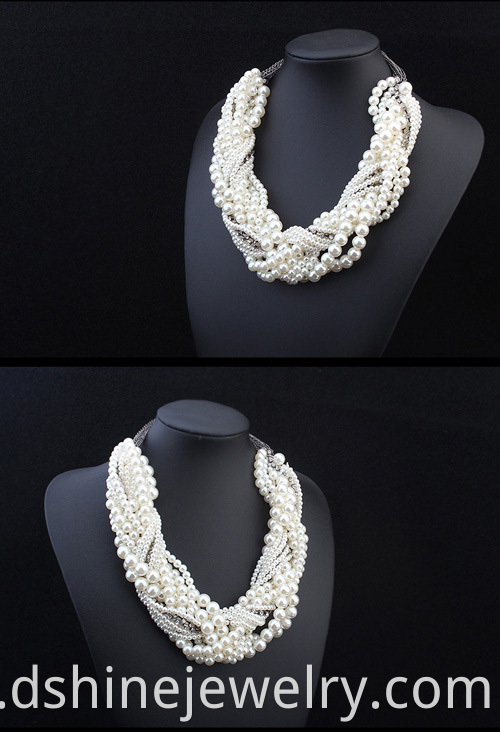 Pearl Collar Necklace